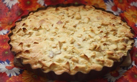Шарлотка со сметаной и яблоками в духовке вкусный пошаговый рецепт с фото и видео