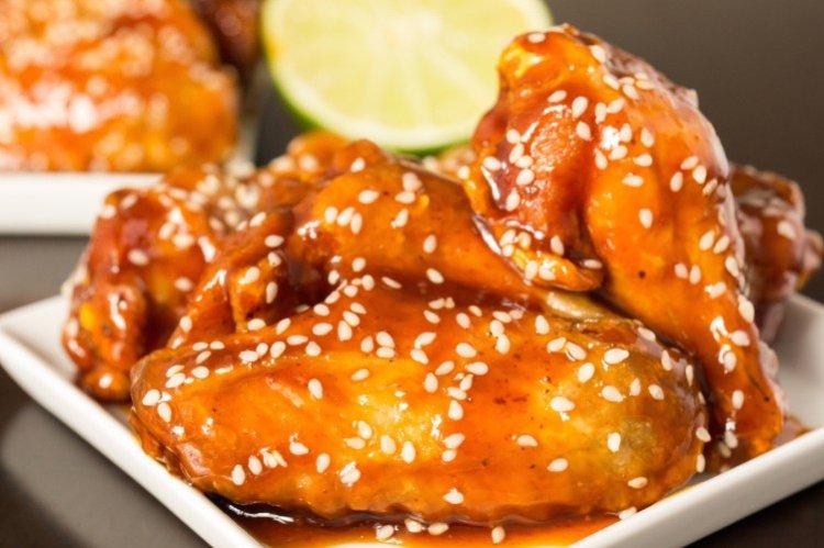 Вкусные крылышки на сковороде с хрустящей корочкой